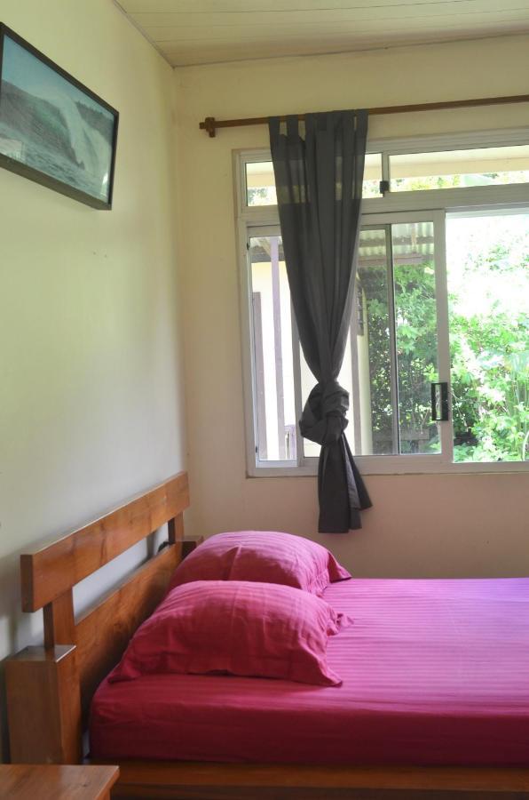 Fare Om Hotel Pihaena Exterior photo
